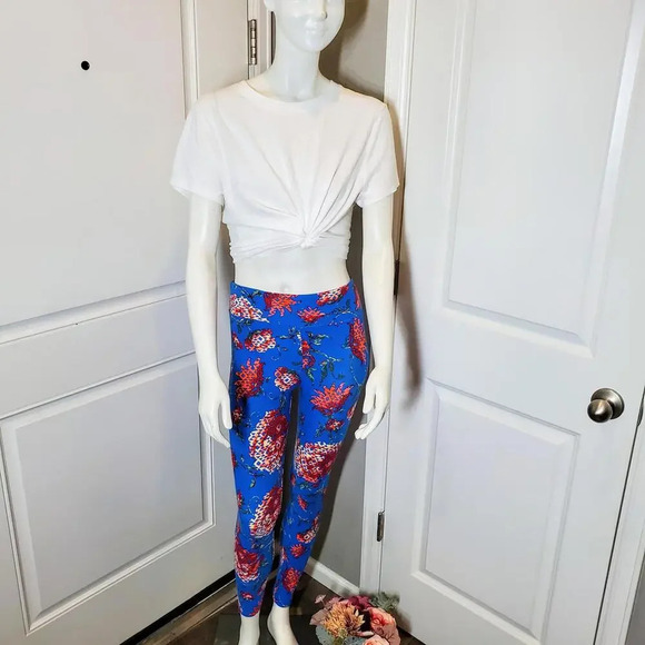 LuLaRoe OS One Size Leggings Pixel Roses Flowers Blue Coral Unicorn LLR NWOT - Picture 8 of 15